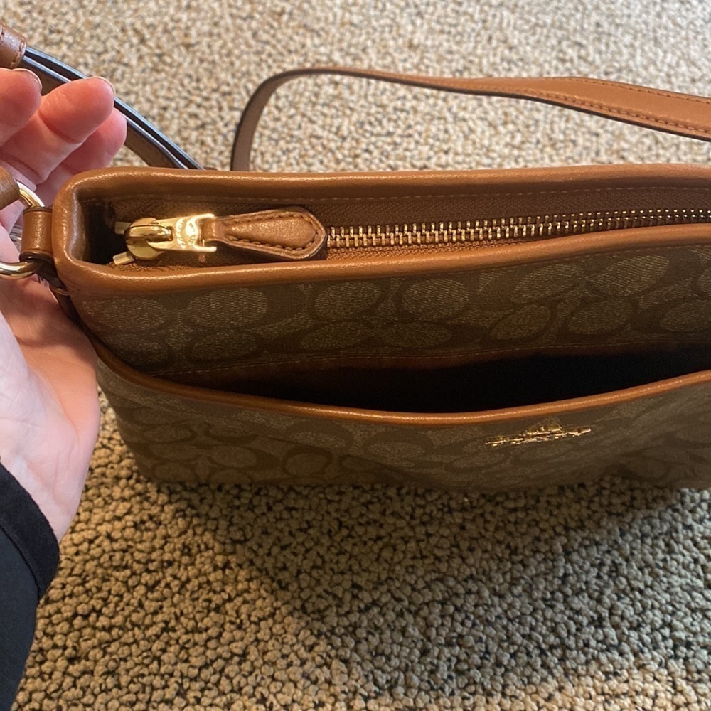 Coach Crossbody Bag w/ Gold Hardware, Zipper Closure & Pockets - Picture 7 of 11